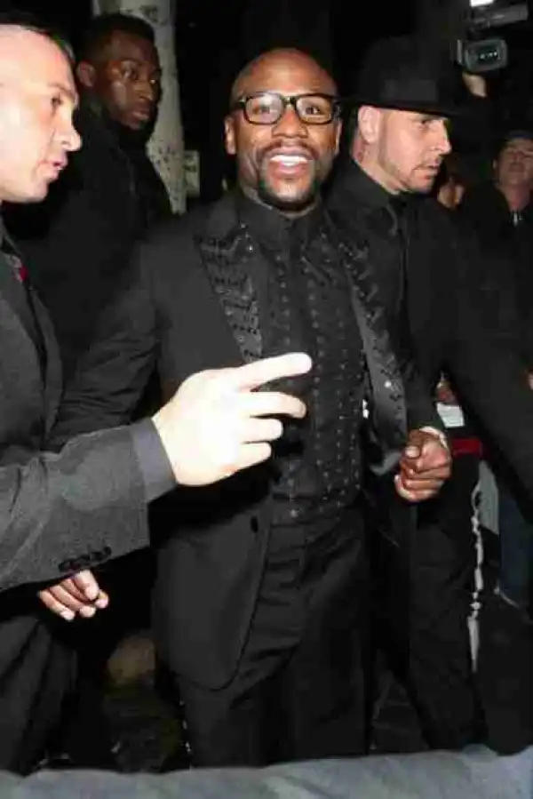Floyd Mayweather Shows Off His Brand New N180m 2018 Rolls Royce Phantom